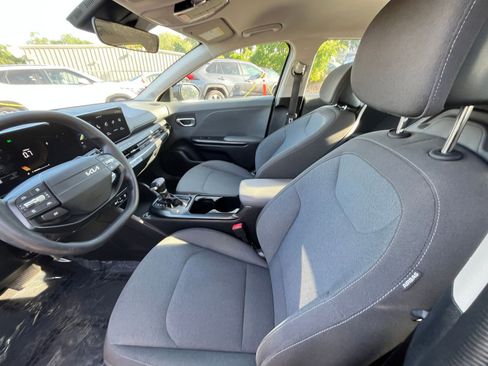 Used 2025 Kia K4 LXS image 25