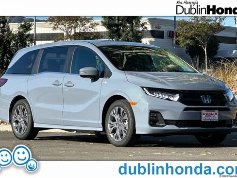 New 2026 Honda Odyssey Touring image 1