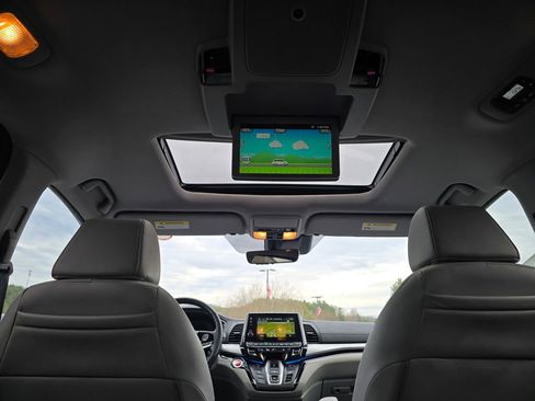 Used 2018 Honda Odyssey Elite image 12