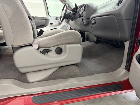 Used 2002 Ford F150 XLT AWD/4WD image 25