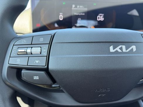 New 2026 Kia K4 LXS FWD image 25