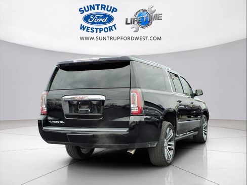 Used 2019 GMC Yukon XL Denali w/ Denali Ultimate Package image 3