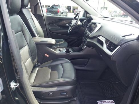 Used 2024 GMC Terrain SLT image 15