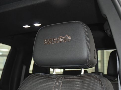 Used 2024 Chevrolet Silverado 2500 High Country w/ Technology Package AWD/4WD image 44