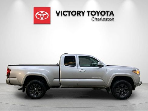 Used 2022 Toyota Tacoma SR5 w/ SR5 Appearance Package (SM) AWD/4WD image 6