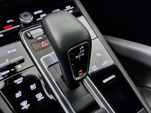 Certified 2020 Porsche Cayenne Turbo AWD/4WD image 21