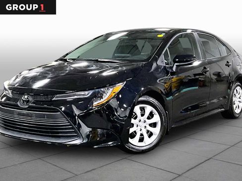 Used 2024 Toyota Corolla LE FWD image 1