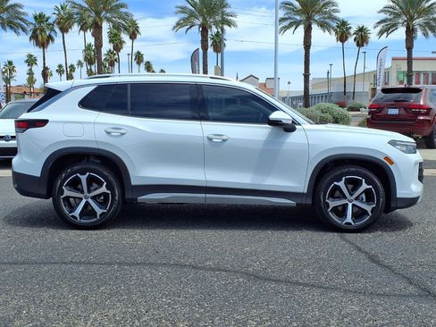 New 2026 Volkswagen Tiguan SE FWD image 5