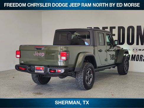 Used 2023 Jeep Gladiator Rubicon w/ Cold Weather Group AWD/4WD image 4