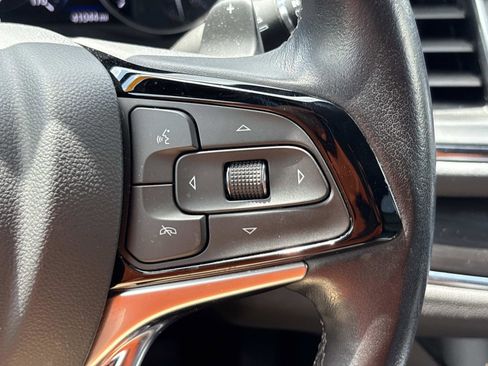 Used 2022 Buick Enclave Premium FWD image 18