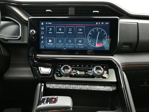 Used 2023 GMC Sierra 1500 AT4 w/ Technology Package AWD/4WD image 17