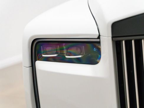 Used 2025 Rolls-Royce Cullinan Black Badge AWD/4WD image 8