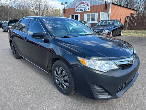 Used 2013 Toyota Camry LE image 3