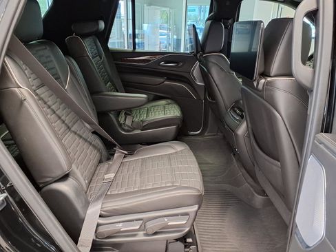 Certified 2023 Cadillac Escalade Sport Platinum w/ LPO, ONYX Package AWD/4WD image 14
