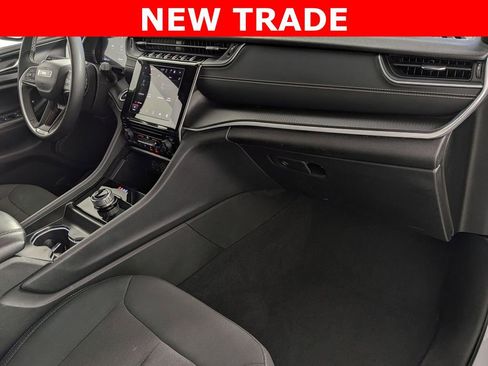 Used 2024 Jeep Grand Cherokee L Laredo RWD image 30