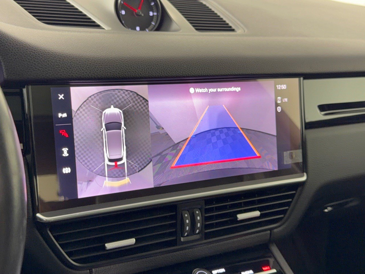 Certified 2023 Porsche Cayenne AWD/4WD image 24