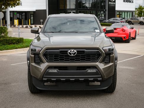 Used 2024 Toyota Tacoma TRD Off-Road image 3