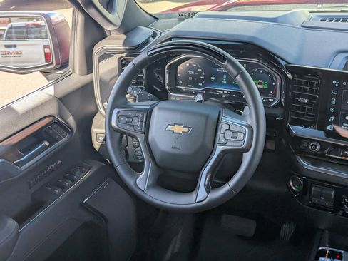 Used 2025 Chevrolet Silverado 1500 High Country image 16