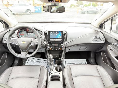 Used 2017 Chevrolet Cruze Premier FWD image 28