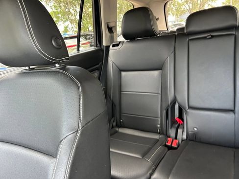 Used 2023 Volkswagen Atlas SE AWD/4WD image 12