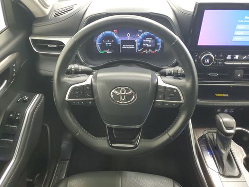 Used 2023 Toyota Highlander Platinum AWD/4WD image 17