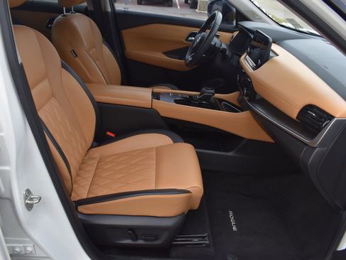 Certified 2023 Nissan Rogue Platinum w/ Platinum Premium Package image 5