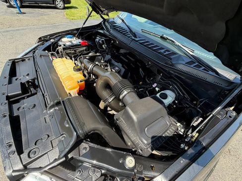Used 2018 Ford F150 XLT w/ Equipment Group 302A Luxury AWD/4WD image 40