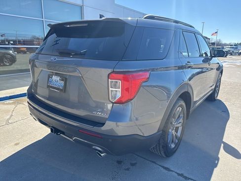 Used 2022 Ford Explorer XLT w/ Equipment Group 202A image 5