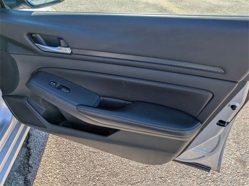 Used 2024 Nissan Altima 2.5 SV image 33