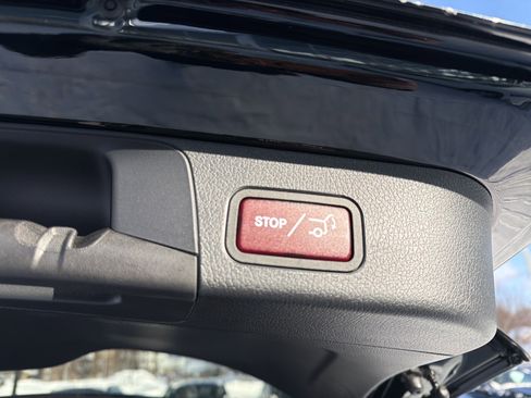 Used 2026 Mercedes-Benz GLB 250 4MATIC image 27