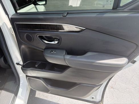Used 2024 Honda Pilot Elite image 12