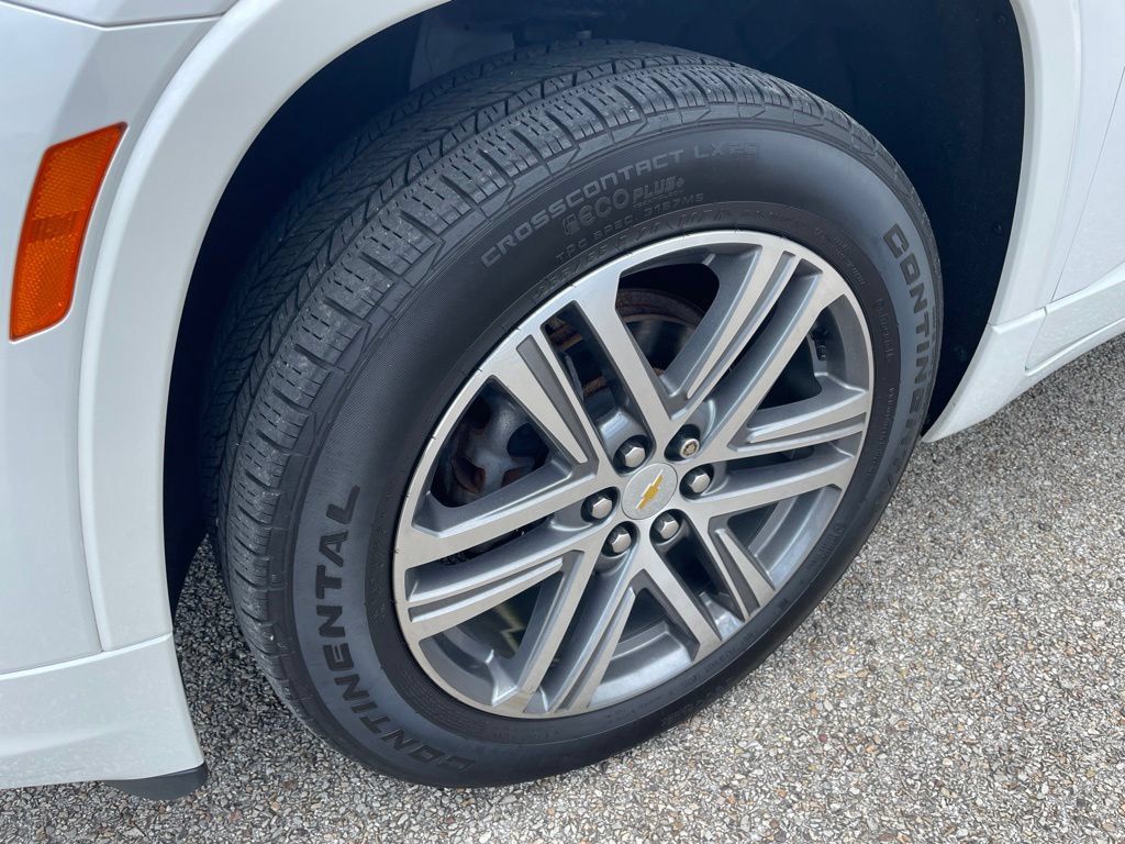 Used 2023 Chevrolet Traverse High Country w/ LPO, Floor Liner Package AWD/4WD image 11