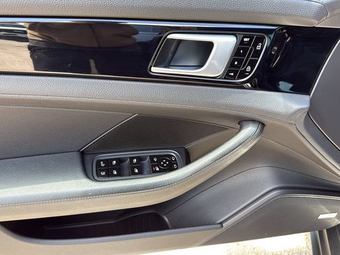Used 2019 Porsche Panamera 4 AWD/4WD image 11