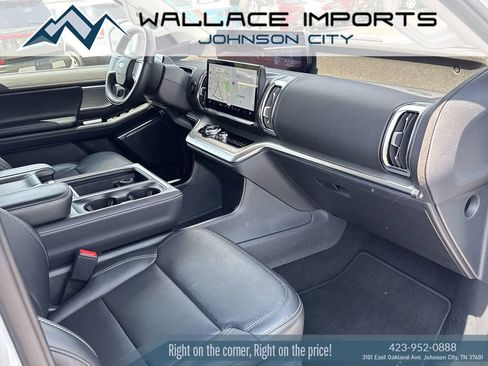 Used 2025 Ford Expedition Platinum AWD/4WD image 38