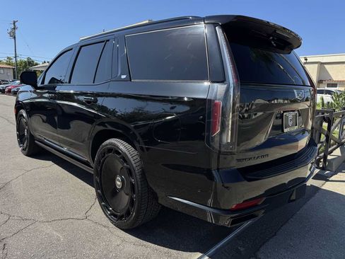 Used 2023 Cadillac Escalade Sport w/ LPO, ONYX Package AWD/4WD image 4