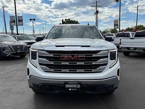 Used 2024 GMC Sierra 1500 SLE AWD/4WD image 3
