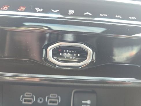 New 2026 Jeep Grand Cherokee Laredo image 16