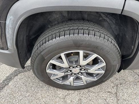 Used 2023 GMC Acadia SLT image 5