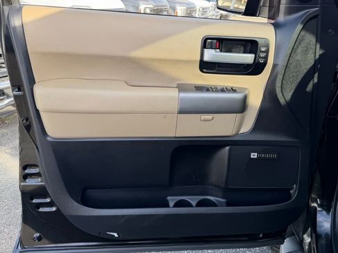 Used 2017 Toyota Sequoia Limited w/ Safety & Convenience Package image 14