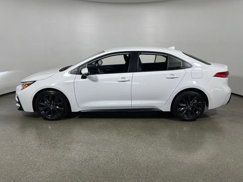 Certified 2025 Toyota Corolla SE w/ Carpet Mat Package (TMS) FWD image 6