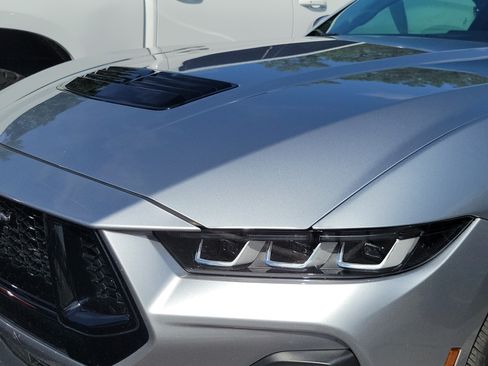 Used 2024 Ford Mustang GT Premium RWD image 9