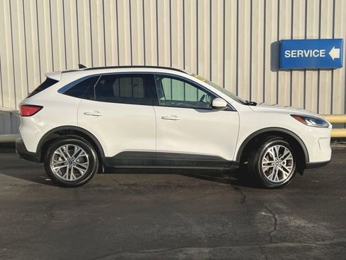 Used 2022 Ford Escape SEL image 11