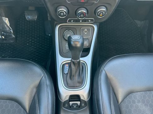 Used 2018 Jeep Compass Latitude w/ Cold Weather Group image 33