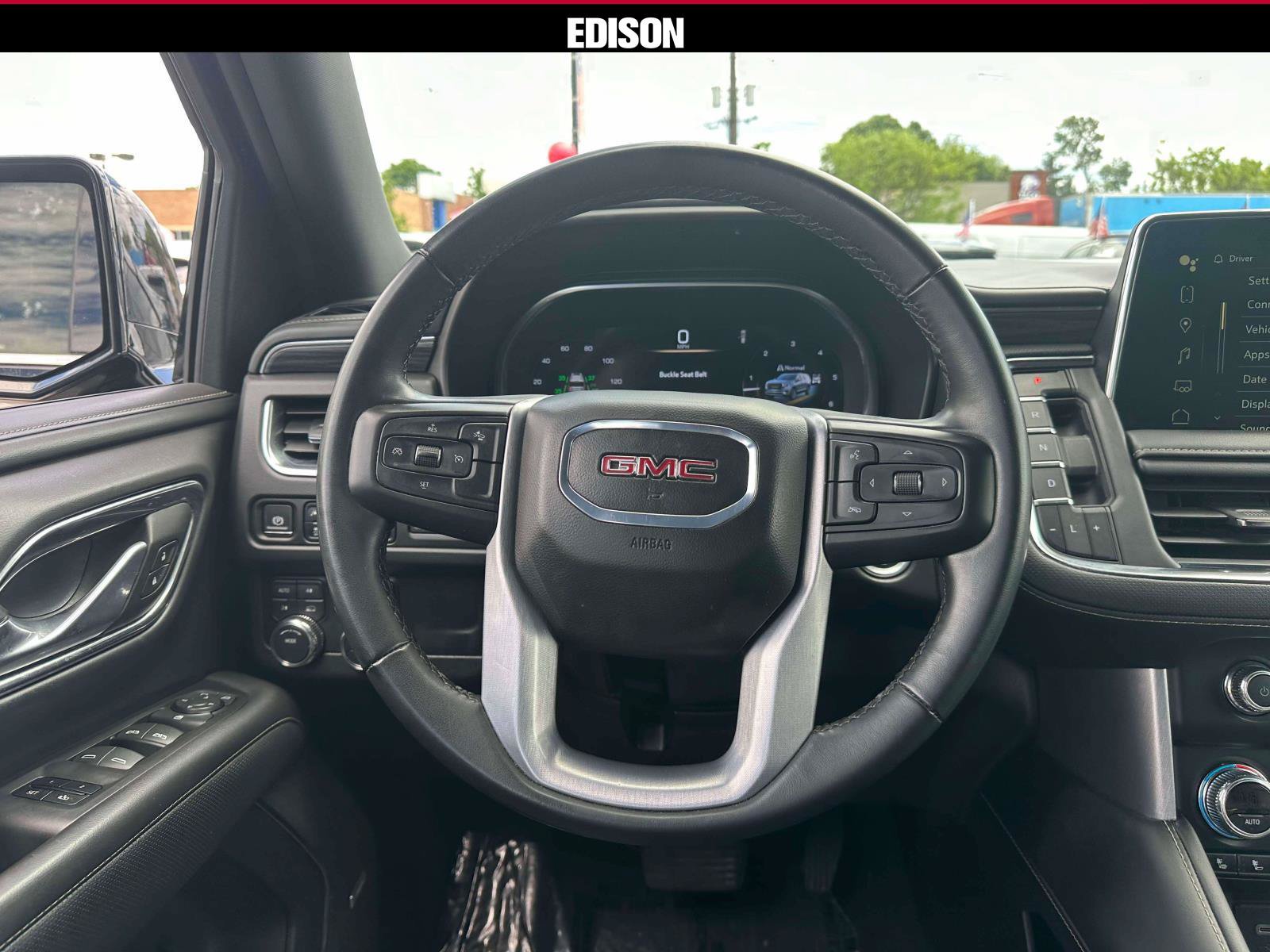 Used 2024 GMC Yukon SLT AWD/4WD image 14