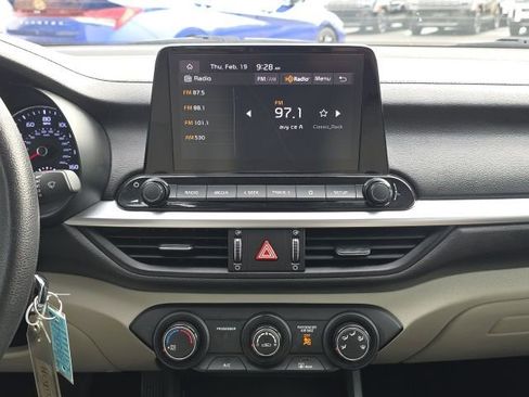 Used 2023 Kia Forte LXS w/ LXS Technology Package image 11