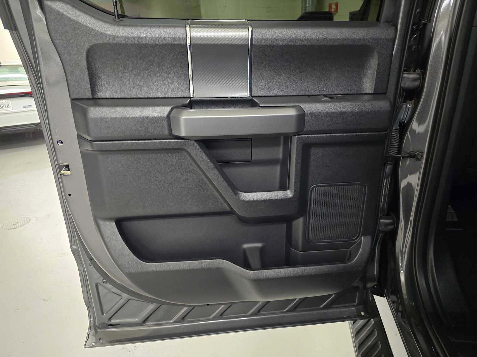 Used 2019 Ford F150 XLT w/ Equipment Group 302A Luxury AWD/4WD image 15