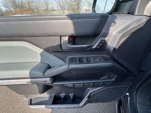 Used 2026 Toyota 4Runner Trailhunter image 17