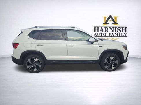 Used 2023 Volkswagen Taos SE AWD/4WD image 8