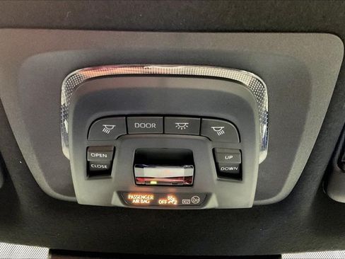 Used 2024 Toyota Corolla Cross AWD Hybrid w/ Moonroof Package image 34