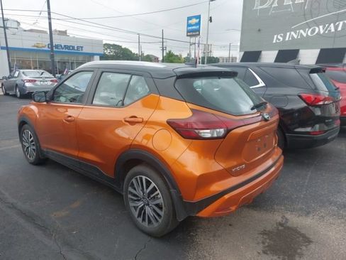 Used 2023 Nissan Kicks SV FWD image 3